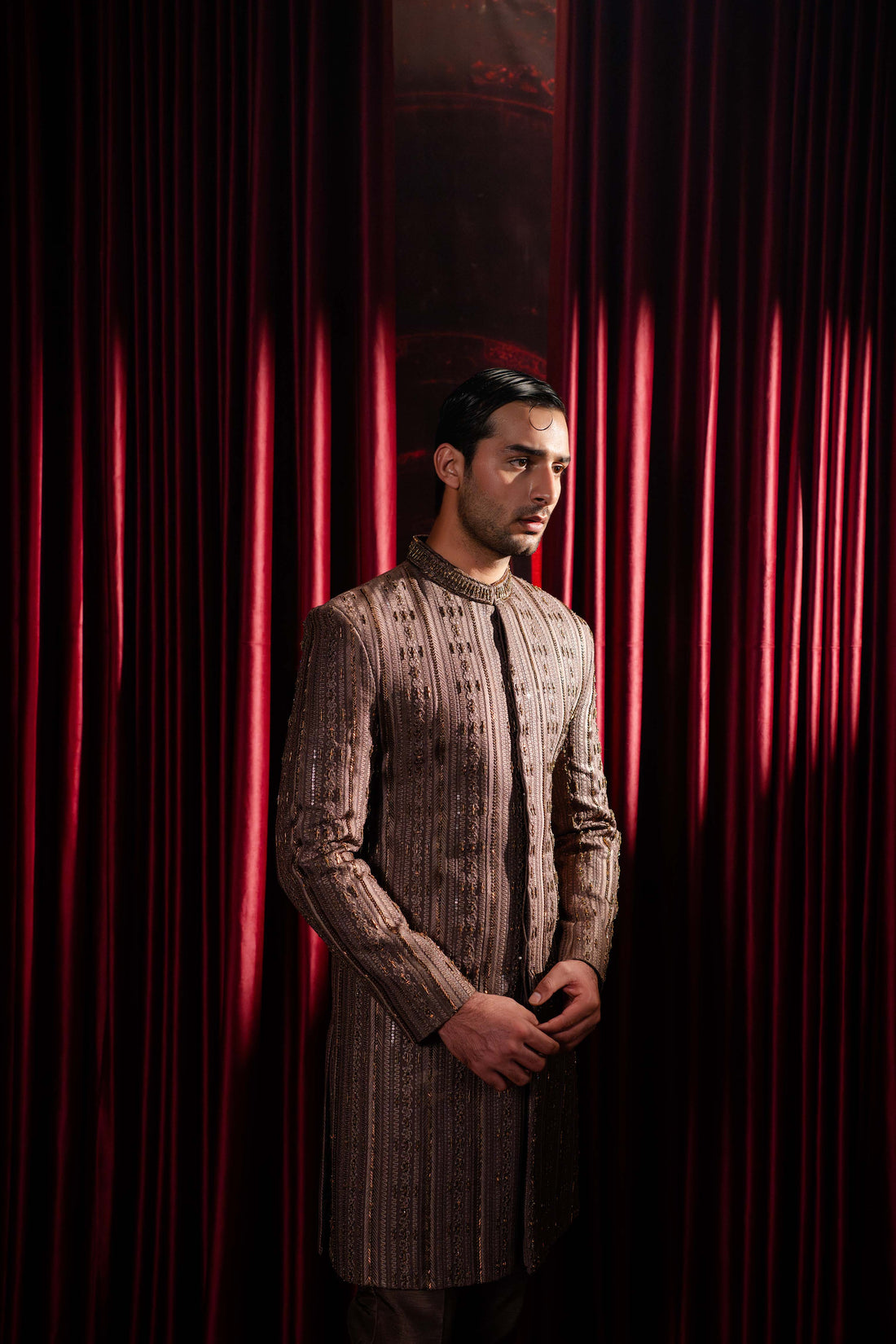 AGHAAZ-E-ZARI