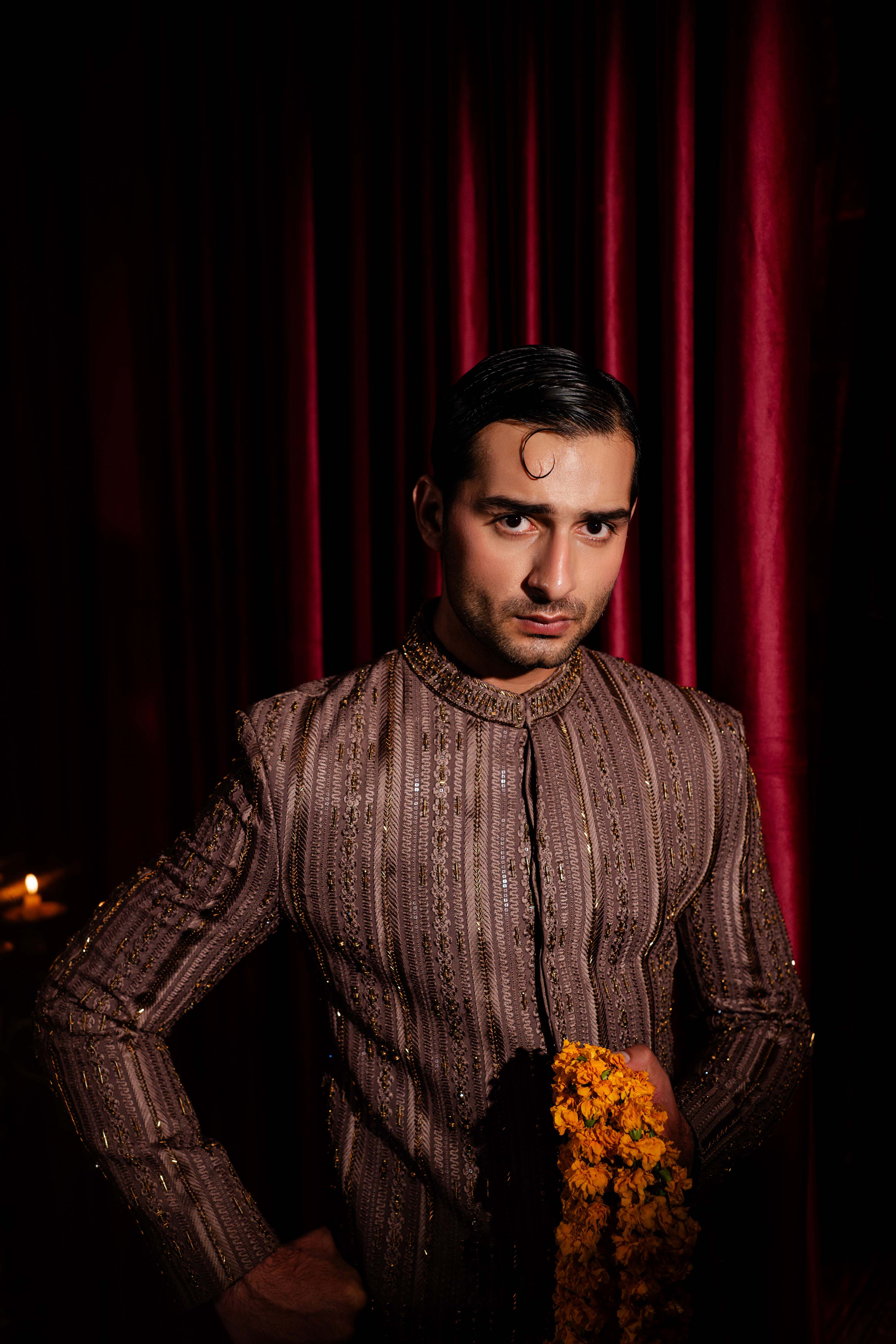 AGHAAZ-E-ZARI